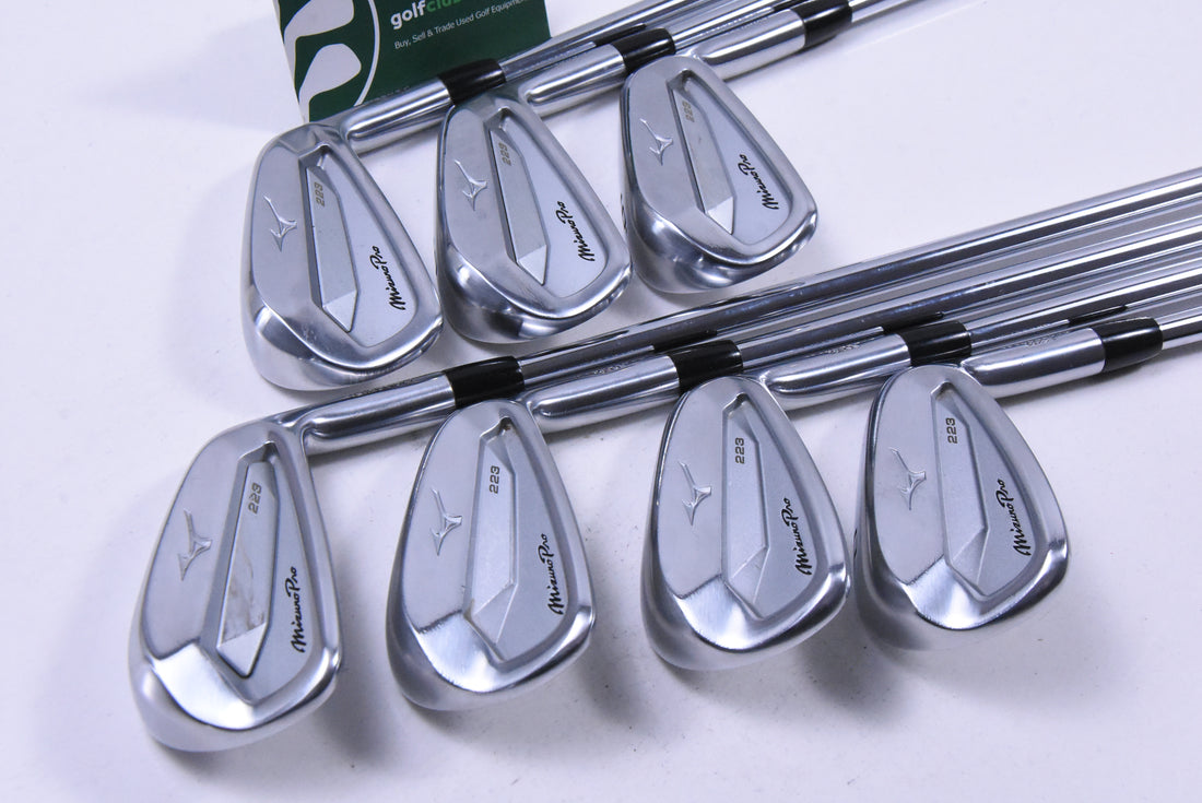 Mizuno Pro 223 Irons / 4-PW / Regular Flex Dynamic Gold 105 R300 Shafts